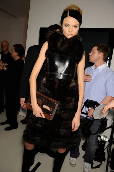 Look 15